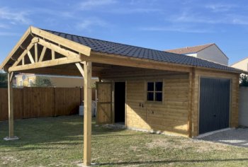 Garage en bois avec auvent